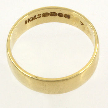 18ct gold 3.3g Wedding Ring size L 